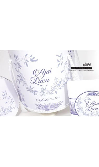 Trusou de botez pentru baieti clasic cu broderie si flori albastre, La poem 17